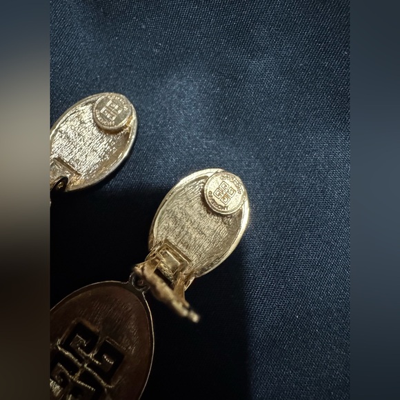 GIVENCHY EARRINGS CLIP ON VINTAGE GOLD PLATED - Picture 6 of 10